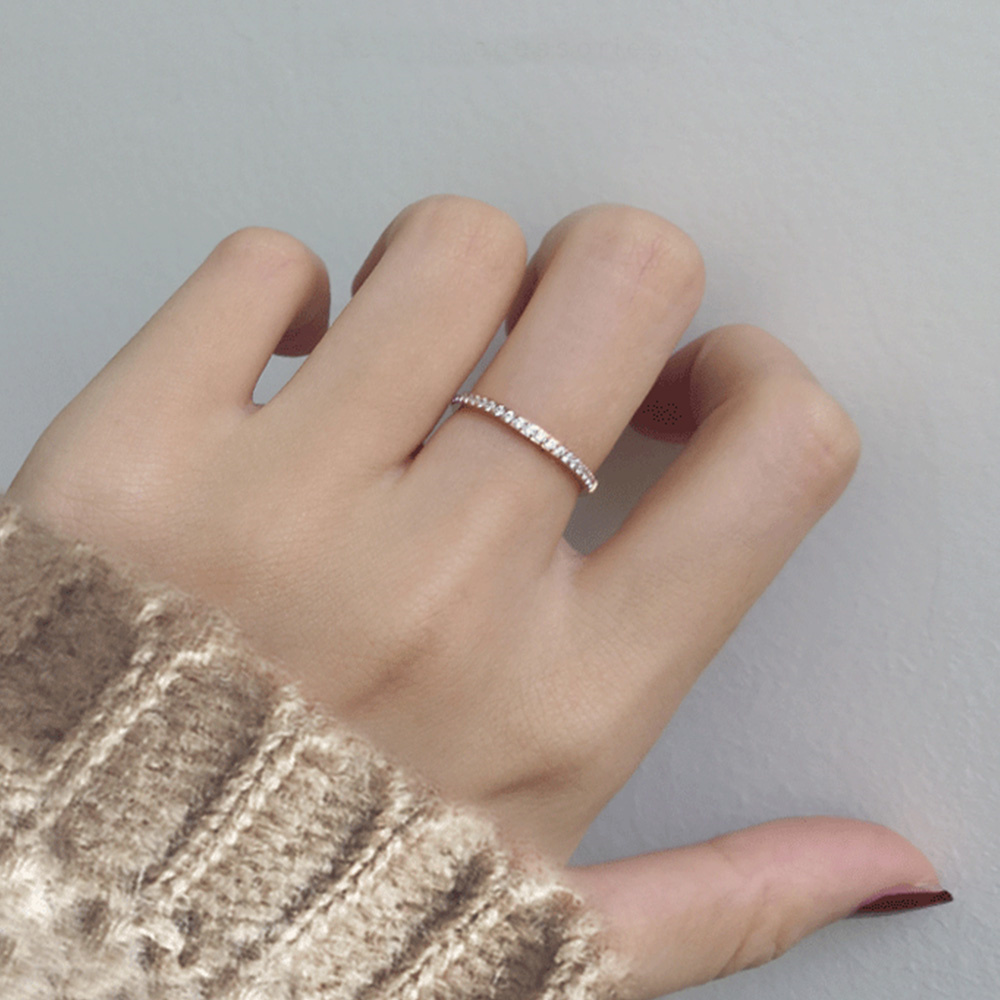 2 ミリメートルアイスアウトキュービックジルコニアリング女性 - Pilates Ring Magic のレビューと価格